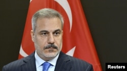 Finland - Turkish Foreign Minister Hakan Fidan looks on during a joint press conference with Finnish Foreign Minister Elina Valtonen in Helsinki, November 5, 2025. 