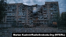 Багатоповерховий житловий будинок, по якому влучила російська ракета. Київ, 6 липня 2026 року