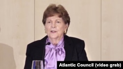 Senatorja amerikane, Jeanne Shaheen, gjatë një diskutimi të Këshillit Atlantik me liderë të rinj për rolin e gjeneratës së ardhshme në ndërtimin e së ardhmes së Shqipërisë, në Tiranë, Shqipëri, 9 tetor 2026.