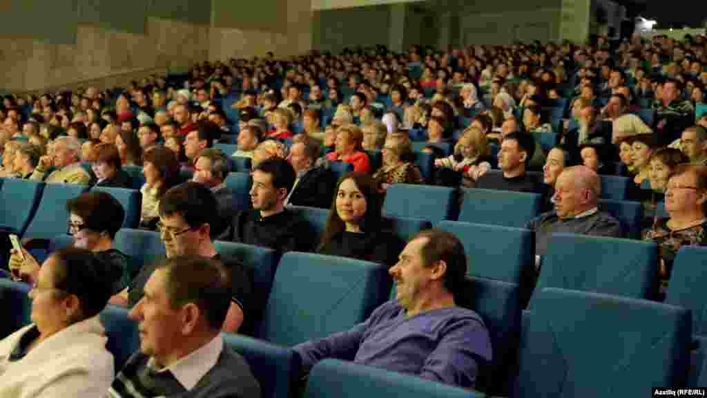 14 көн буе Уникста меңгә якын тамашачы "Мунча ташын" карый