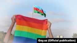 Мини-акция активистов ЛГБТ в центре Баку, 7 сентября 2013.