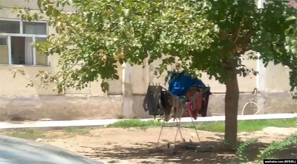 Aşgabat. Howluda serlen geýimler.&nbsp;
