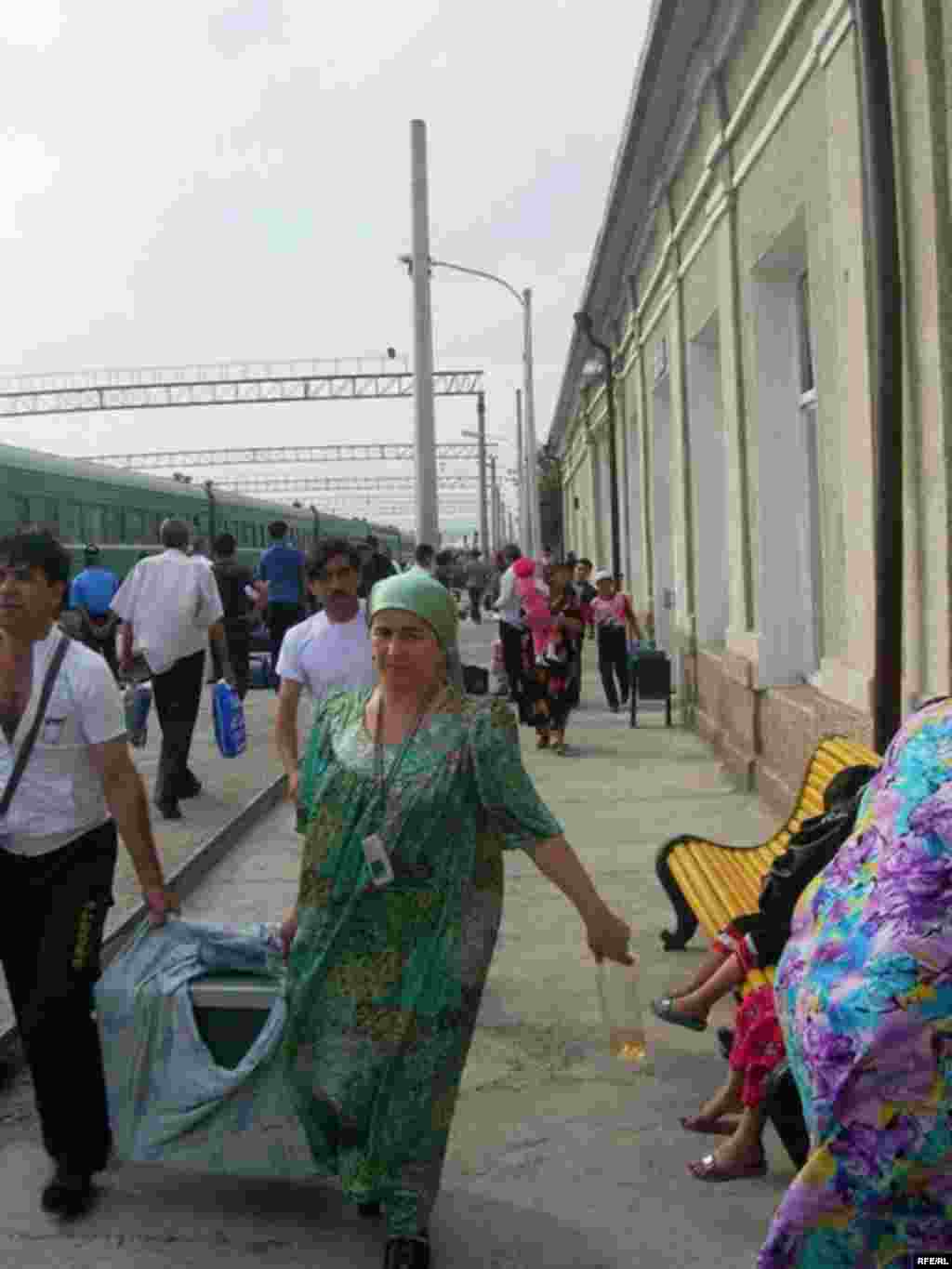 Муҳоҷирони корӣ бармегарданд #21