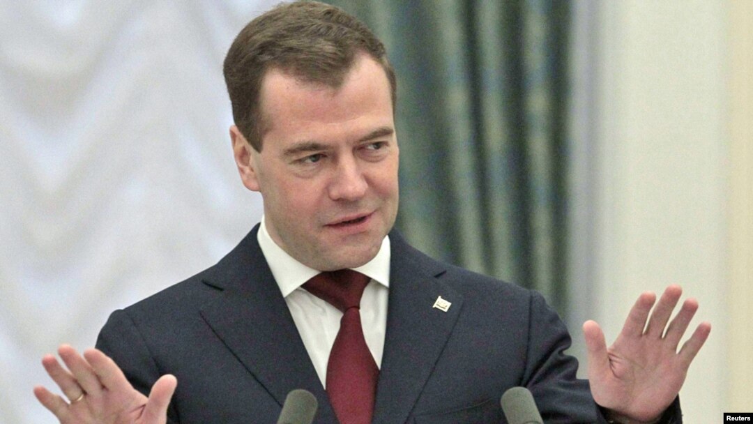 Russian President Dmitry Medvedev gestures during a speech at an awards ceremony devoted to achievements in the space programme in Moscow, 12Apr2011