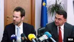 Министерот за финансии Славески и шефот на мисијата на ММФ Мек Гру 