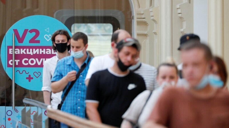 Москвада полиция беткап тагынбаган аялга күч колдонду
