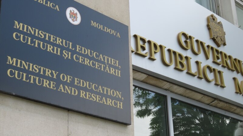 Ministerul Educației dezminte informațiile privind demisia angajaților din educație din cauza noilor reguli privind testarea și vaccinarea