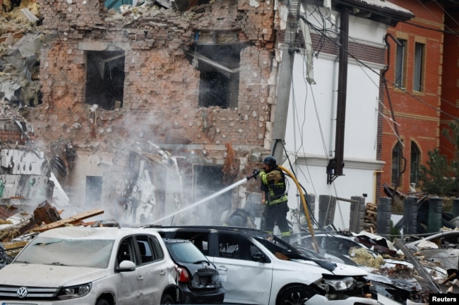 Наслідки російської повітряної атаки по Києву. 4 загиблих, серед них дівчинка. 28 вересня 2025 року