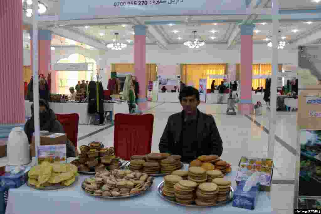 Afghanistan -- Afghan women handicrafts exhibition in Kandahar province, 13Jan2017