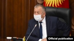 Кубатбек Боронов республикалык ыкчам штабдын жыйынында. 20-июнь, 2020-жыл.