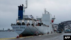 Nava norvegiană Silver Dania, suspectată de sabotarea unui cablu în Marea Baltică, a fost adusă în portul Tromsø, Norvegia, pentru investigații, pe 31 ianuarie 2025.