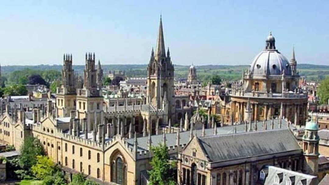 Қыздың аузына кірдім, ол мұны күтпеді. Кішкентай құдайдың пысығы келді