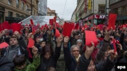 Чырвоныя карткі Мілашу Зэману.