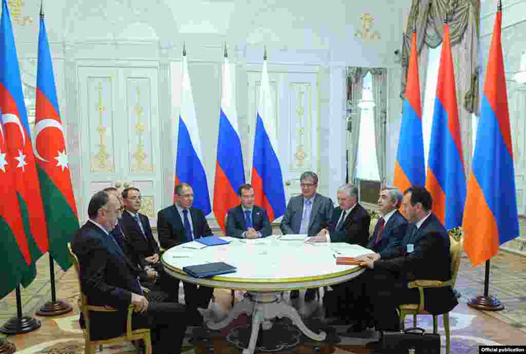 Россия -- Трехсторонняя встреча президентов России, Армении и Азербайджана в Казани, 24 июня 2011
