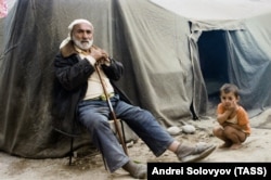 უზბეკეთის სსრ, სსრკ. 1989 წლის 1 ივნისი. მუსლიმი მესხების ბანაკი