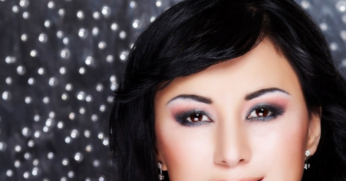 Жуынатын бөлмедегі жалаңаш ерлердің видеосы