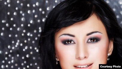 Мәдина Сәдуақасованың жасырын эротикалық суреттері