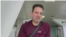 Стив Свердловро аз фурудгоҳи Бишкек бозпас гардонданд.