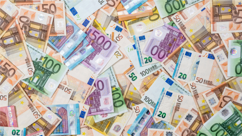 Uniunea Europeană a dat undă verde Bulgariei pentru adoptarea monedei euro de la începutul anului 2026