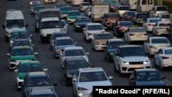 Яке аз хиёбони Душанбе. Акс аз бойгонӣ