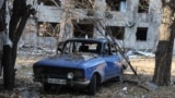 Пошкоджений російськими обстрілами житловий будинок e Добропіллі, Донецька область, серпень 2025 року