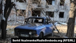 Пошкоджений російськими обстрілами житловий будинок e Добропіллі, Донецька область, серпень 2025 року