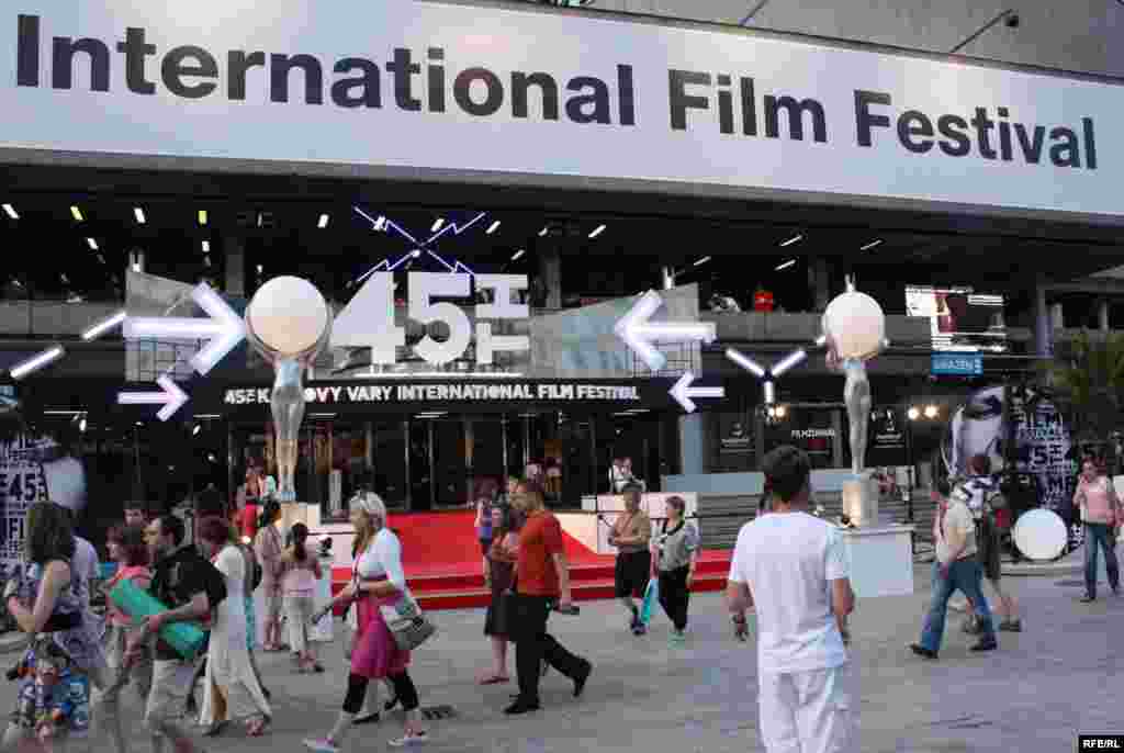 Toate drumurile duc... aici