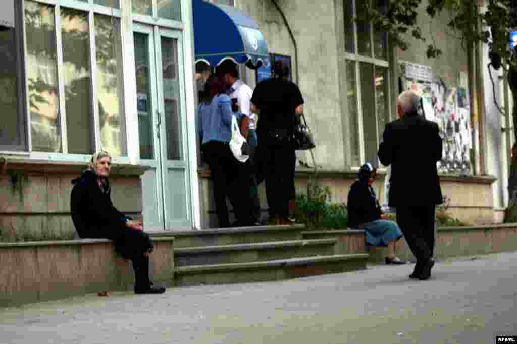 Milyonçu şəhərin yoxsulları #28