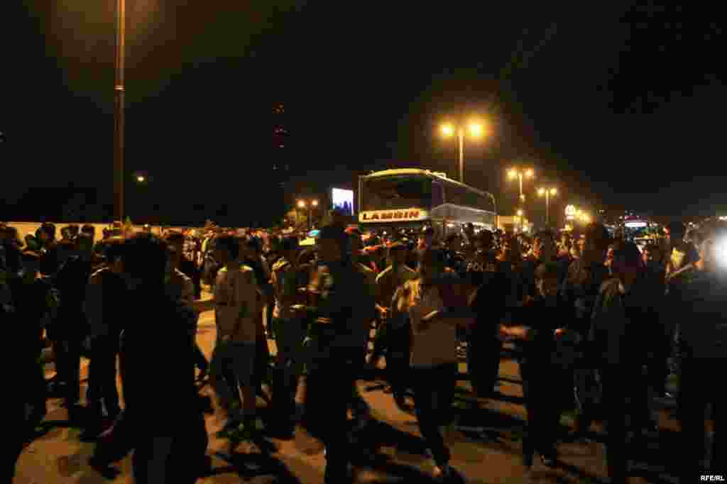 Tribunada savaş, meydanda barış... #30