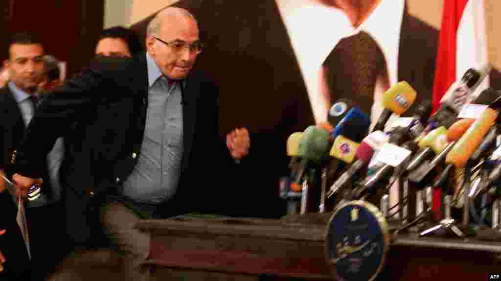 Кандидат, бұрынғы премьер Ахмед Шафик баспасөз мәслихатында. Каир, 21 маусым 2012 жыл