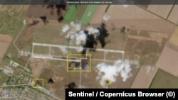 Последствия удара беспилотника по российской авиабазе в Приморско-Ахтарске Краснодарского края, август 2025 г. Иллюстративная фотография