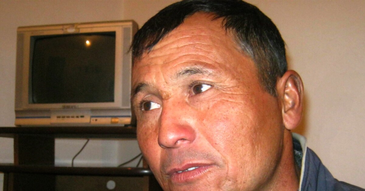 Мен ұйықтап жатқан әйелдің кискасына қарай жұлдым