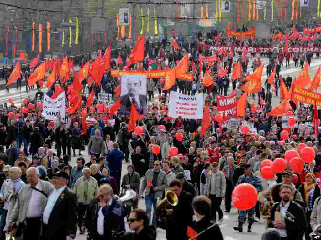Расея: першамайская дэманстрацыя камуністаў у Маскве.