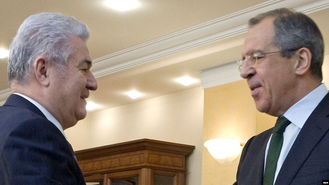 Moldovan President Vladimir Voronin (left) meets Russian Foreign Minister Sergei Lavrov in Chisinau in late February.