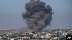 Dim iznad Rafe nakon izraelskih vazdušnih napada, 30. maj 2024. 