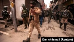 Индийские полицейские в Кашмире, 26 февраля 2019 года