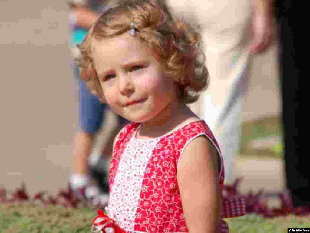 Moldova - Independence Day, Chisinau, child, generic, 27Aug2009