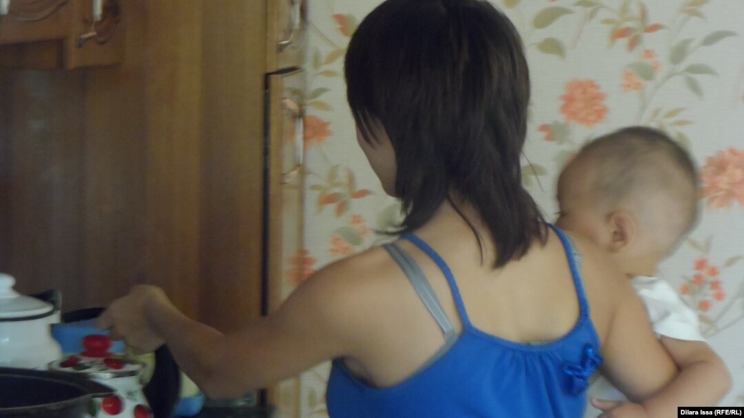 Жігіттің жыныстық қатынас үшін кешірім сұраған видеосы