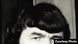 Муҳаммад Солиҳнинг 1985 йилги шеърий тўпламига киритилган суратлардан бири.