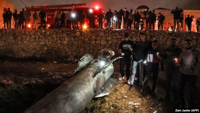 Pasojat nga breshëria e raketave që lëshoi Irani ndaj Izraelit 
