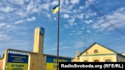 З 14:00 на вказаному КПП відновлено стабільний рух вантажівок (фото ілюстративне)