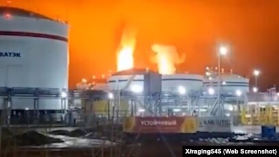 Požar u ruskoj luci Ust Luga na Baltičkom moru posle ukrajinskog napada. Skrinšot snimka s društvenih mreža.