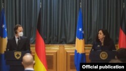 Nemački šef diplomatije Heiko Mas i kosovska predsednica Vjosa Osmani, Priština (22. april)