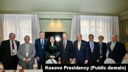 Presidentja e Kosovës, Vjosa Osmani, përkrah delegacionit të kongresistëve amerikanë në margjinat e Konferencës së Sigurisë në Munih, 15 shkurt.