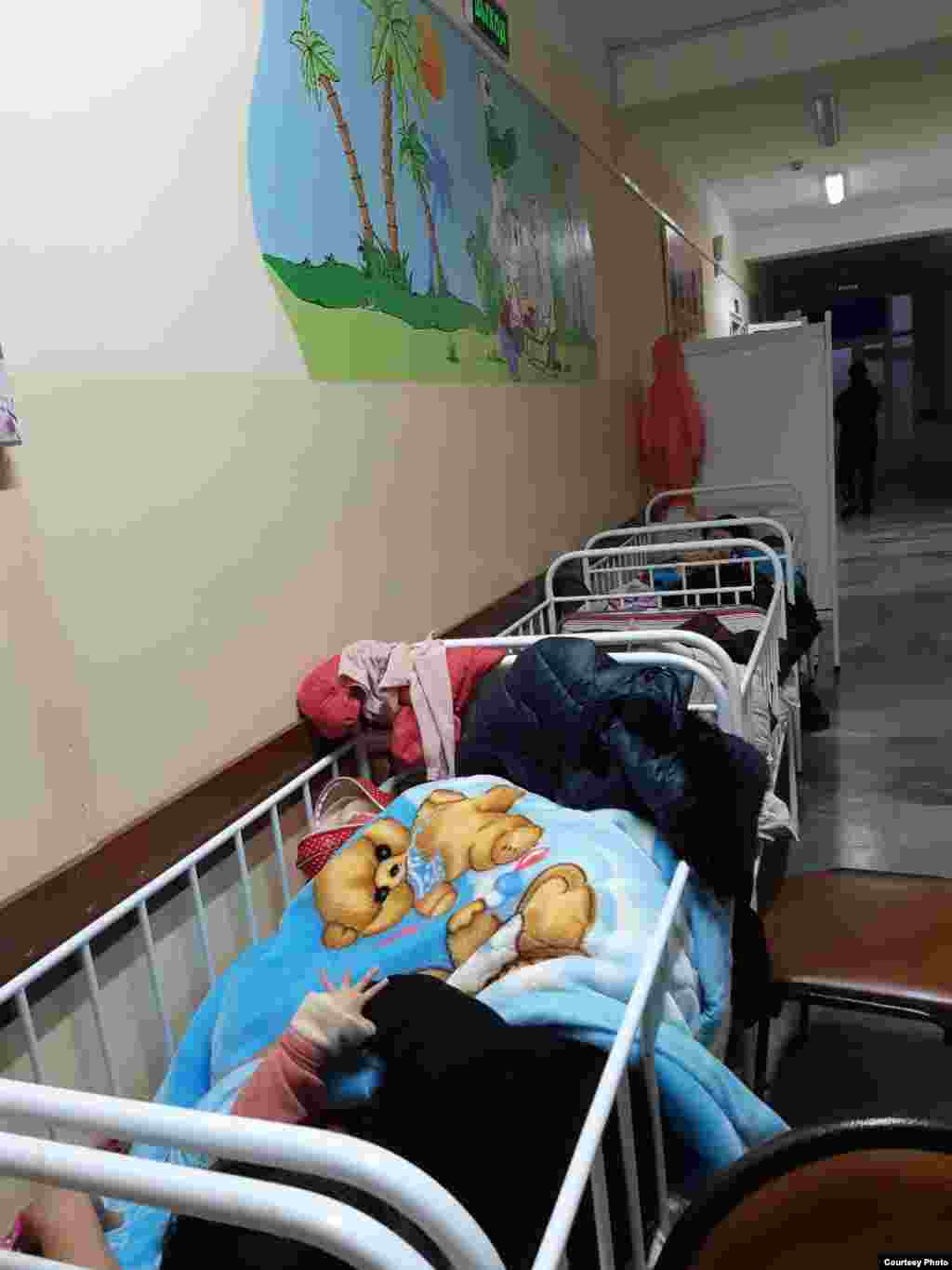Uzbekistan - There is not enough room for sick children in Tashkent hospitals.