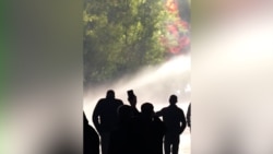 Sukob policije i demonstranata u Prištini dok zastupnici raspravljaju o prijedlogu zakona o sudu za ratne zločine