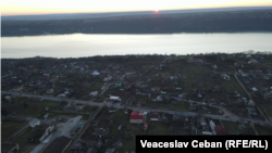 Vedere asupra satului Cocieri, aflat pe malul stâng al Nistrului.