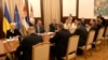 Predsednik Srbije Aleksandar Vučić i potpredsednik Vlade Ukrajine Taras Kačka sastali su se u Beogradu 21. maja.