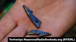 Військові показали частинки «їжаків», якими війська РФ закидають фронтові дороги