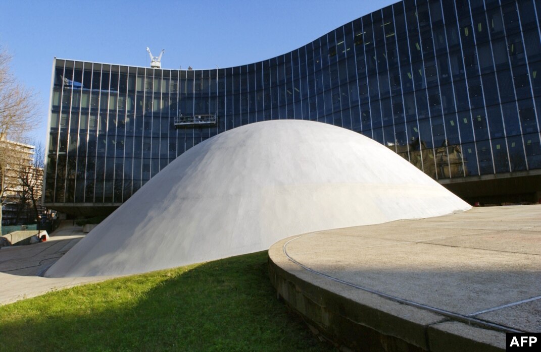 洋書 OSCAR NIEMEYER and the Architecture Amazon | Oscar Niemeyer and the Architecture of Brazil